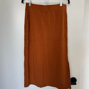 Lou & Grey SignatureSoft Midi Skirt Size M